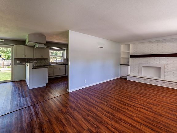 2nd image of 106 Tulgeywood Ln
