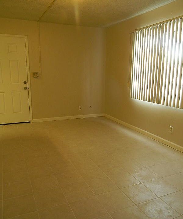 1st image of 907 N Fries Ave APT 1