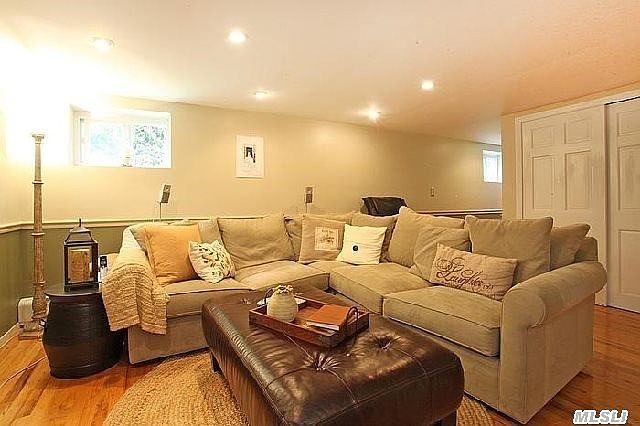 1st image of 7 Somerset Ave