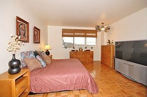 5th image of 100 Harbor View Dr #617