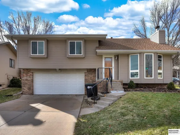 4656 S 148th St, Omaha, NE 68137