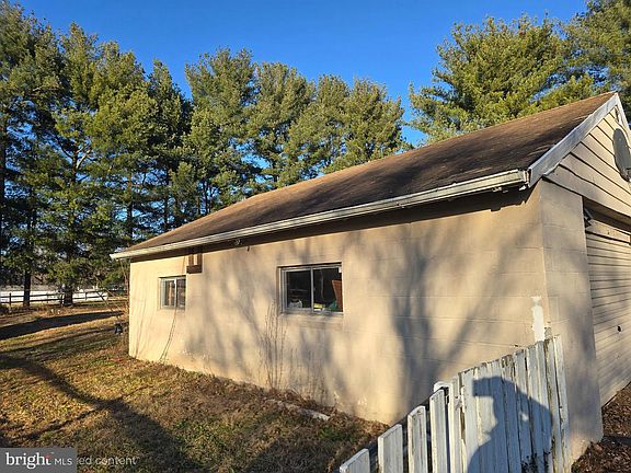 5th image of 1059 Frenchtown Rd