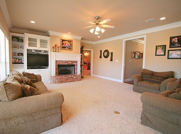 3rd image of 5824 Bluebonnett Dr