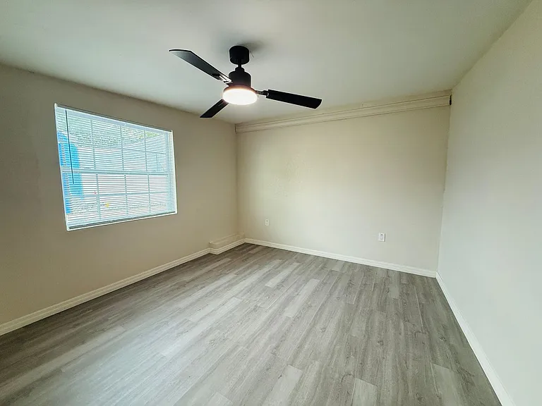 4010 Miramar Way S — Photo 6