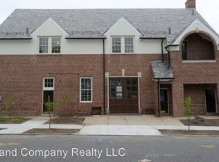 1043 Sumner Ave, Springfield, MA 01118