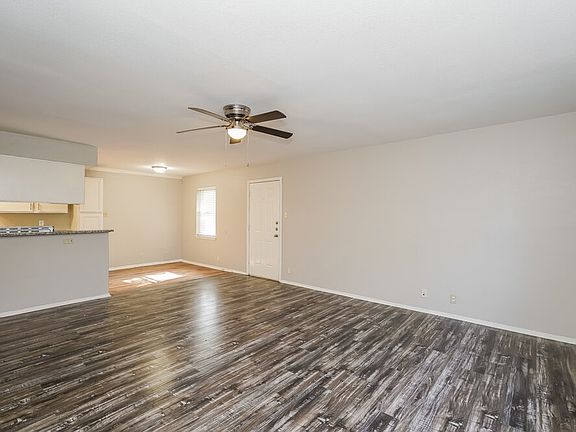 4th image of 1008 Autumn Oak Dr