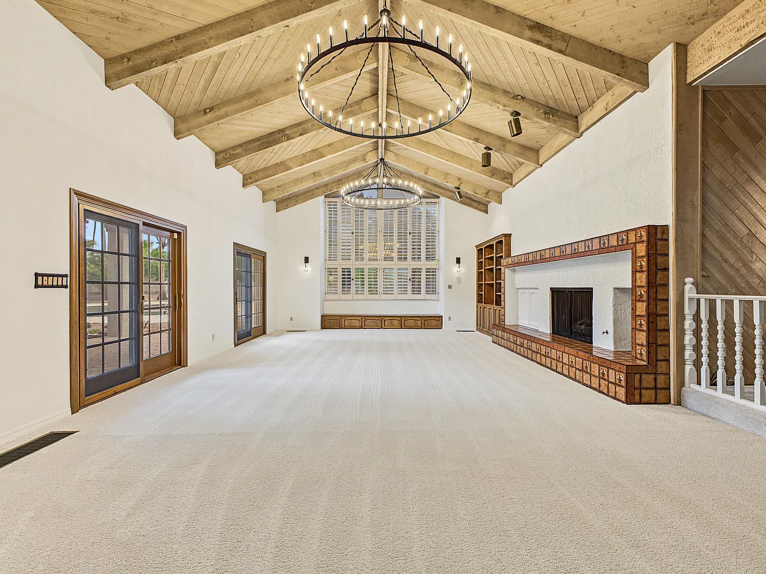 5 bed, 5.5 bath, 6101 sqft, $9,995 — Photo 4
