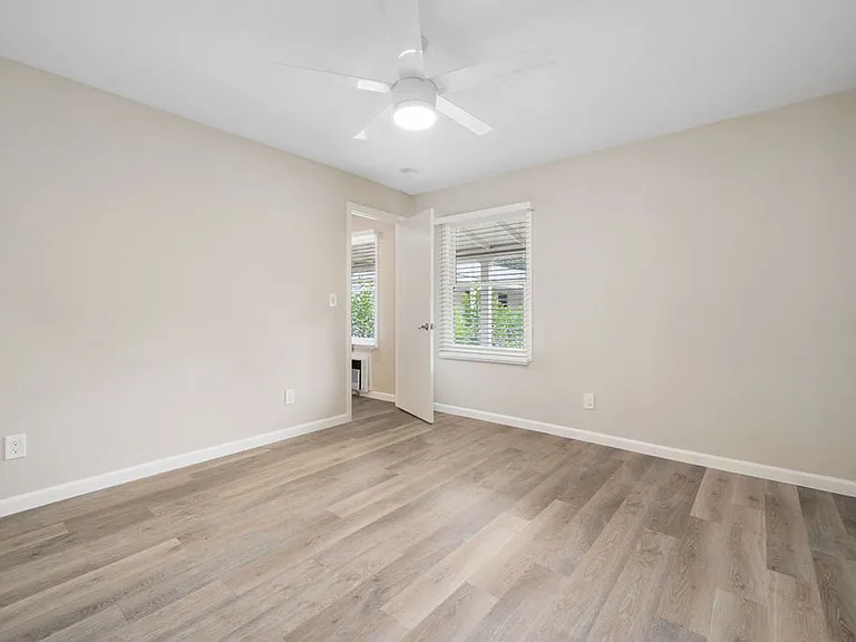5480 Capistrano Ave — Photo 11