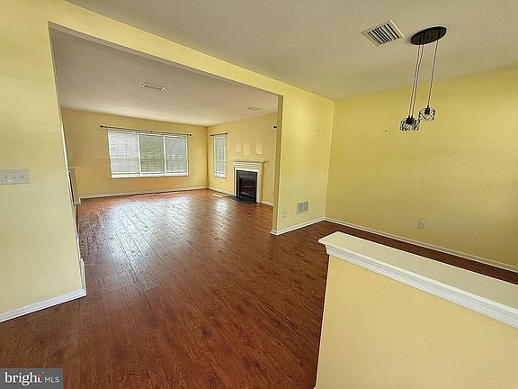 3rd image of 453 Aston Villa Dr