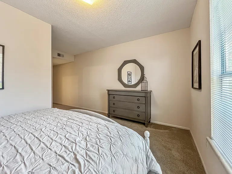 Camden Grove Apartments — Photo 17