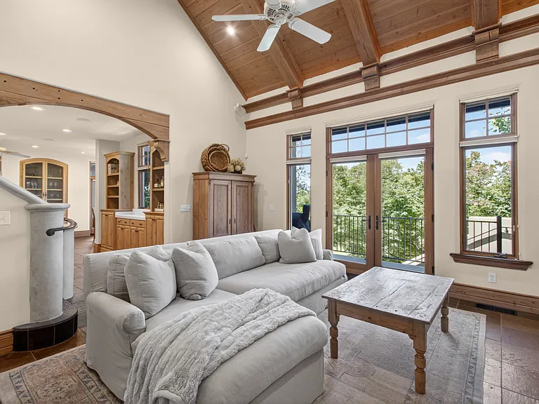 2375 Clubhouse Dr — Photo 42