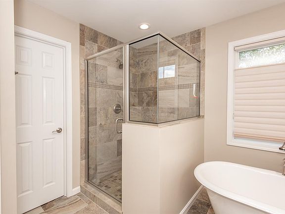 4th image of 4377 Longford Dr