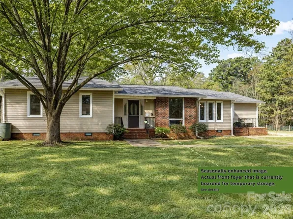 482 Windy Hill Ln, Lancaster, SC 29720