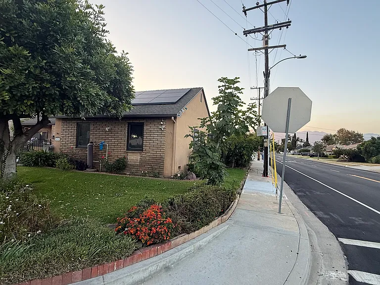 10257 Olive St — Photo 2