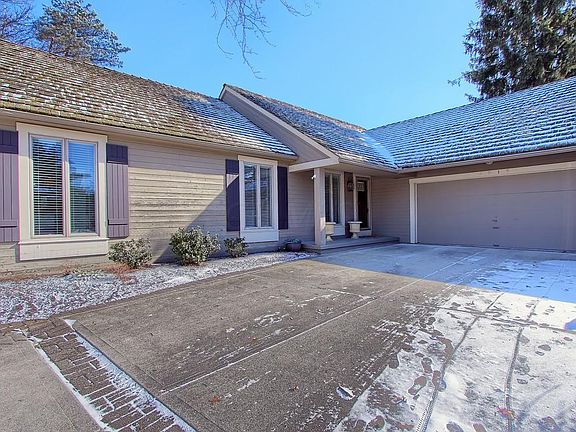 2nd image of 6015 Glenfinnan Ct