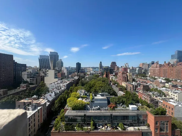 365 West 20th Street image 13 of 16