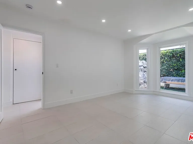 1318 S Longwood Ave — Photo 34