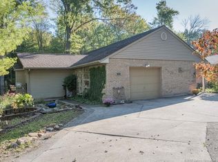 1438 Slate Run Rd, New Albany, IN 47150