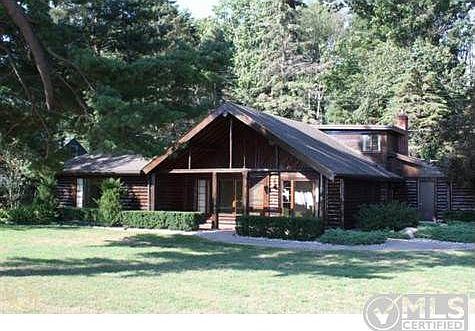 5390Lakeshorecloserphotoofexteri