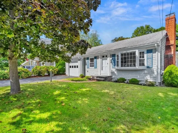 19 Beaumont St, Rumford, RI 02916