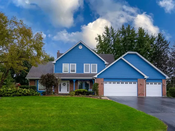 16 Whitman Ter, Hawthorn Woods, IL 60047
