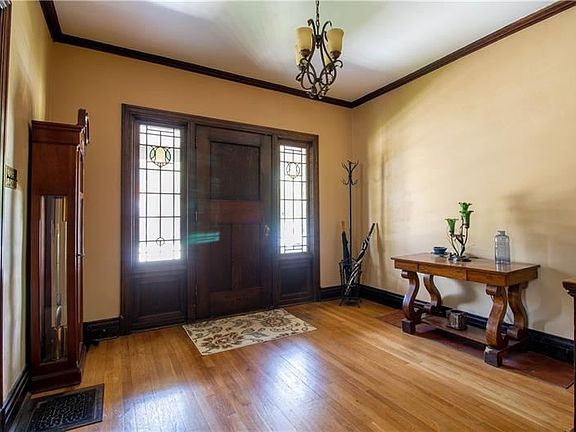 4th image of 528 Harrison Ave