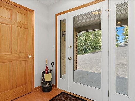 4th image of 27-43 Ridgeview Dr