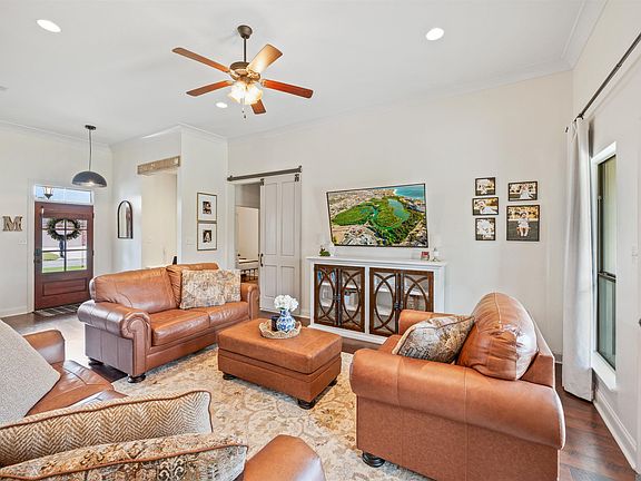 4th image of 10753 Fenway Ln