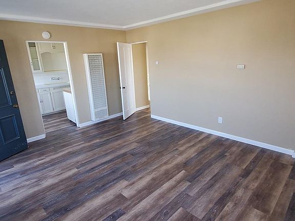 4th image of 4719 W Point Loma Blvd