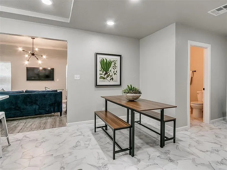 2040 NW 20th St — Photo 12