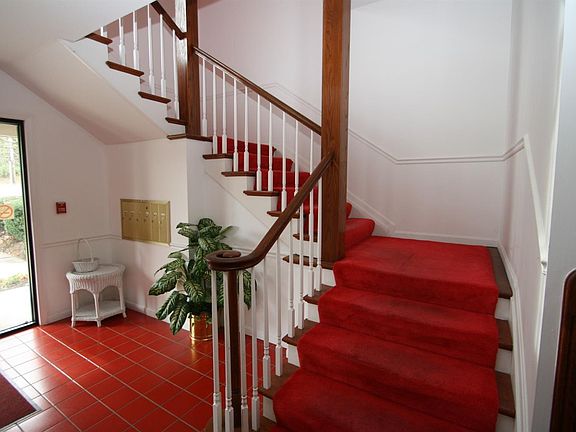 3rd image of 5560 Westwood Northern Blvd APT 8