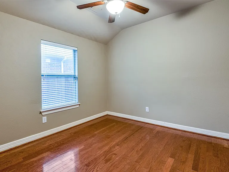 4629 Brighton Dr — Photo 16