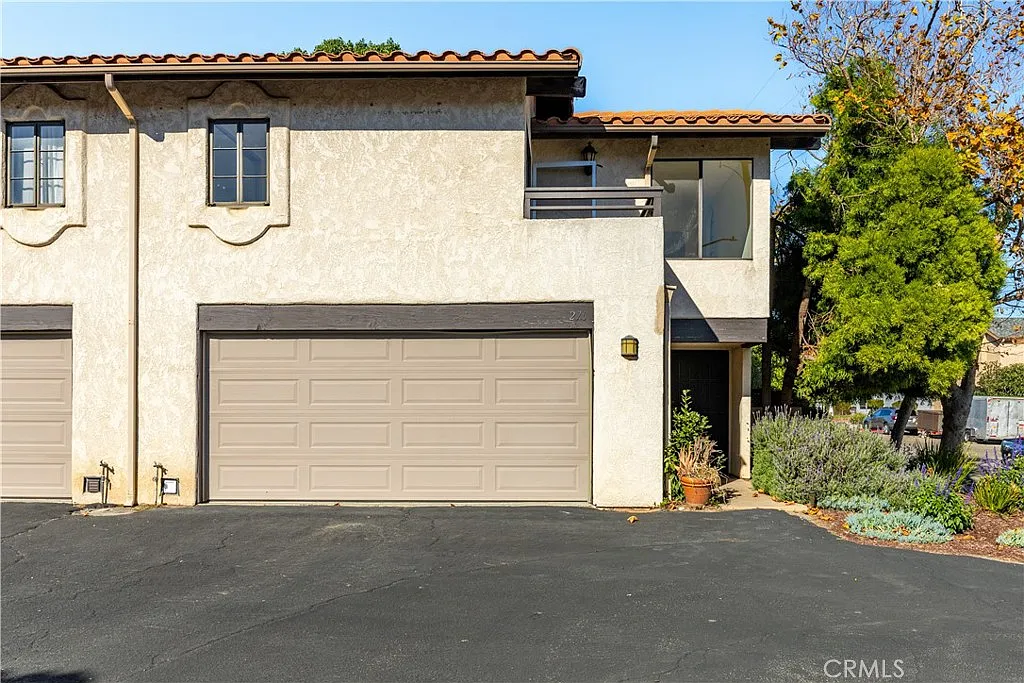 2 bed, 1155 sqft, $2,900 — Photo 3