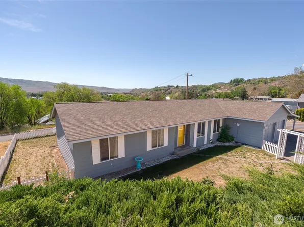 504 Ash Street, Omak, WA 98841