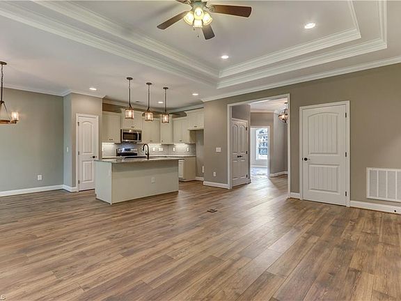 5th image of 514 Birchwood Dr