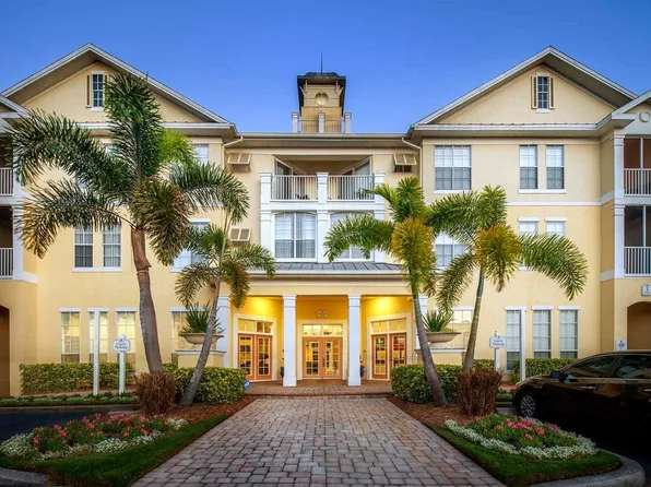 9301 Crescent Loop Cir APT 110, Tampa, FL 33619