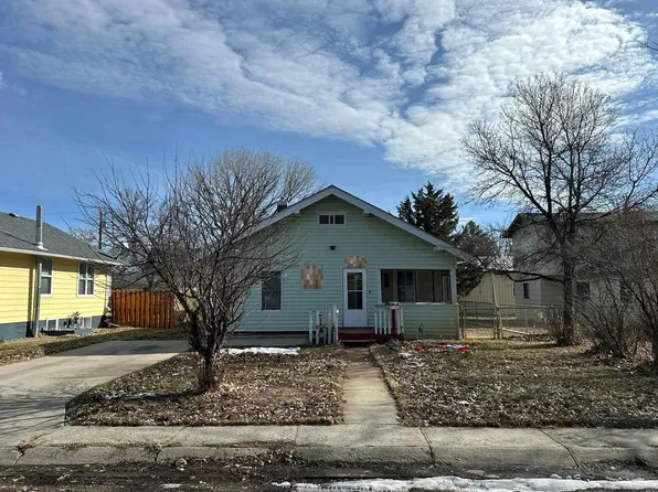 816 S Lake Ave, Miles City, MT 59301
