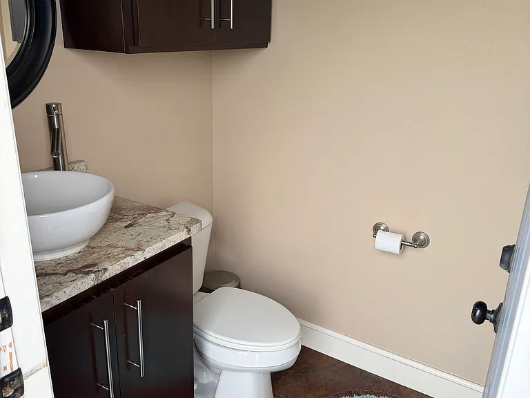 319 Taylam Rd — Photo 7