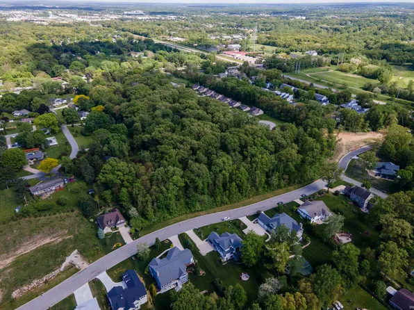 53264 Summer Breeze Dr, South Bend, IN 46637