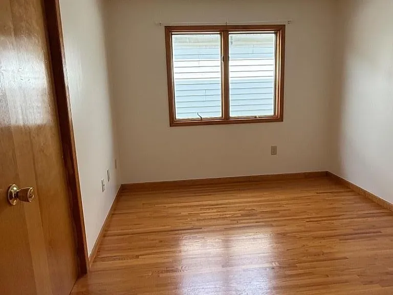 76 Van Buren St #2 — Photo 9