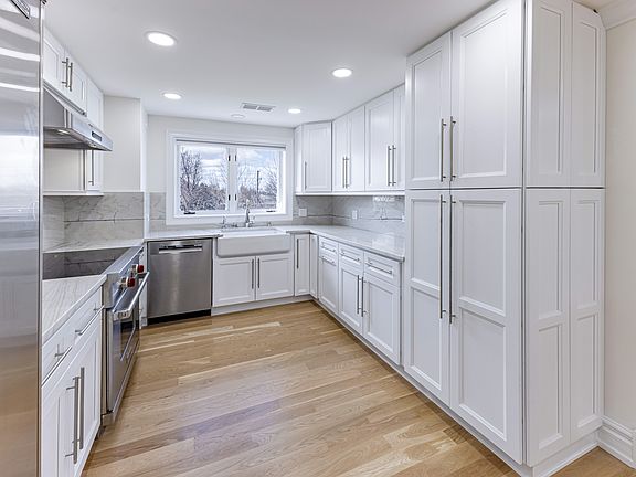4th image of 2086 Saint Johns Ave APT 307