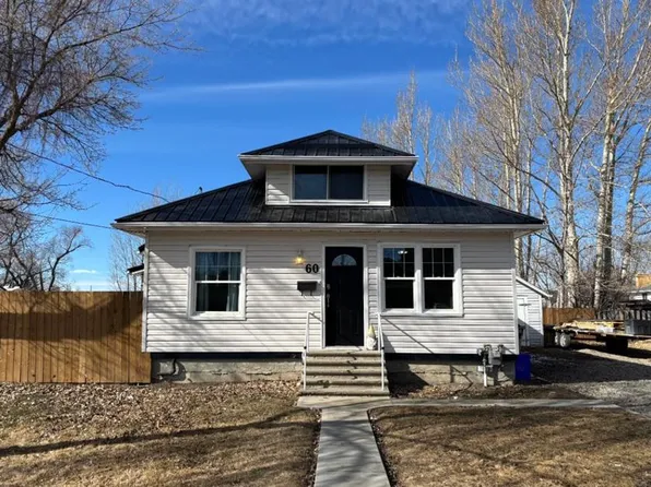60 N 2nd St W, Magrath, AB T0K 1J0
