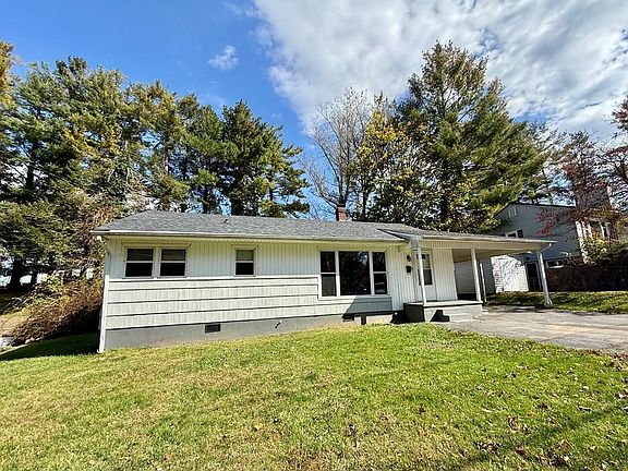 2nd image of 117 Circle Dr