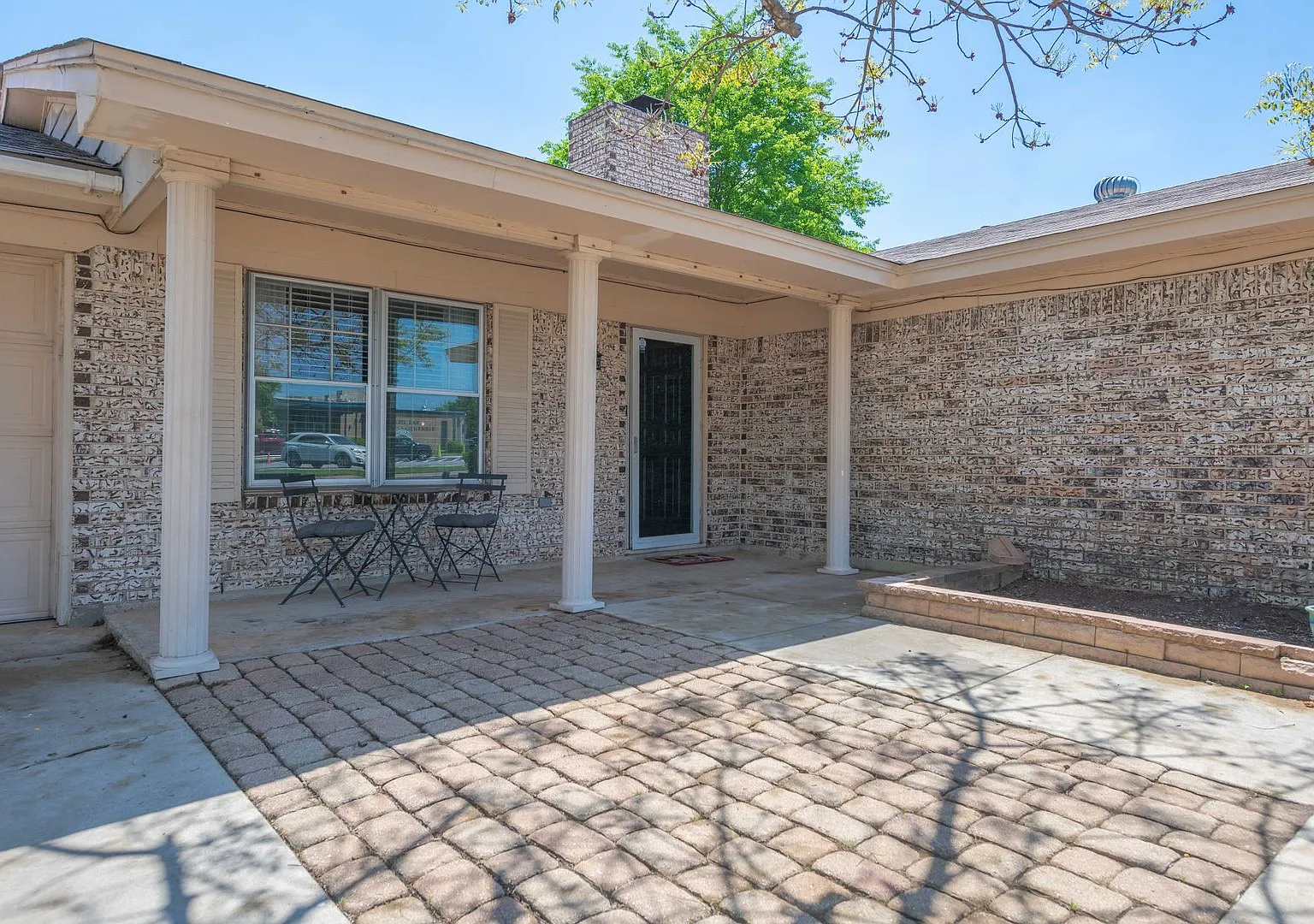 303 Manning Drive — Photo 4