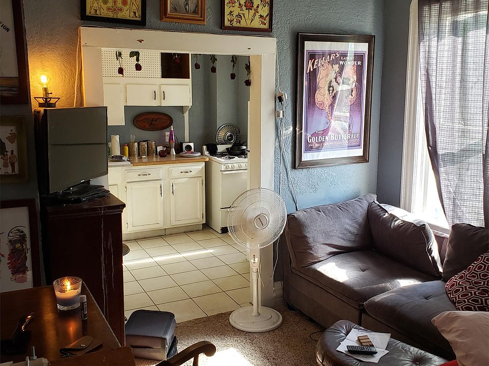 1st image of 3946 Wyandotte St #2