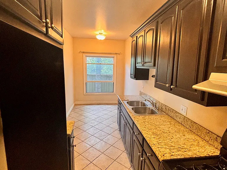 221 N Avenue 52 #9 — Photo 8