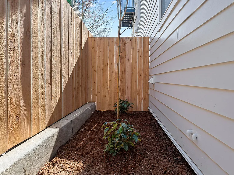 1820 NE Davis St #102 — Photo 26