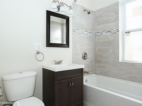 3rd image of 7829 S Union Ave #1