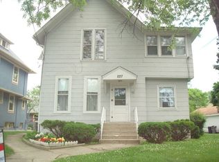 227 Villa St, Elgin, IL 60120