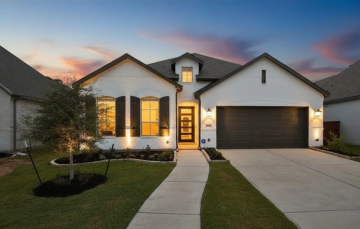 4 bed, 3.0 bath, 2530 sqft, $3,500 — Photo 1